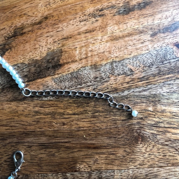 Off-White Pearl Necklace - Picture 5 of 5